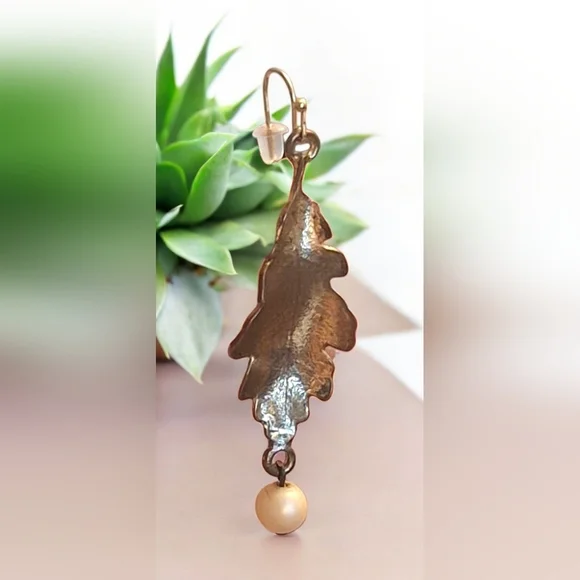 Vintage Recycled - Gold Leaf Drop Single Earring - Picture 3 of 3